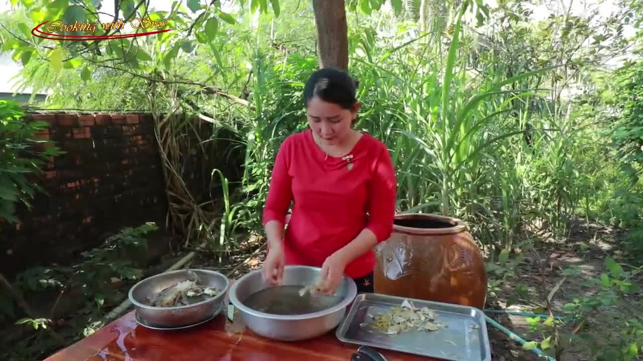 Blue Crab Soup Cooking - Cooking With Sros