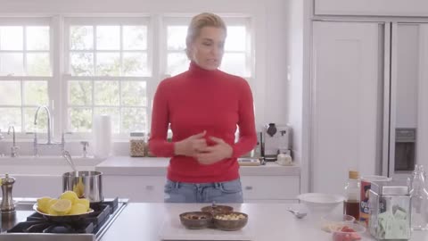 Everything Yolanda Hadid Eats in a Day