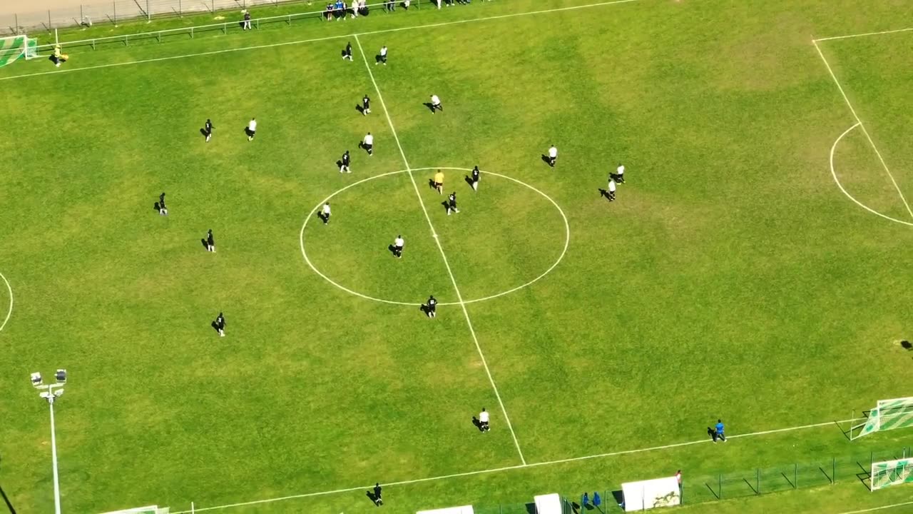 Crysencio Summerville and Dan James score late to lift Leeds second in Championship