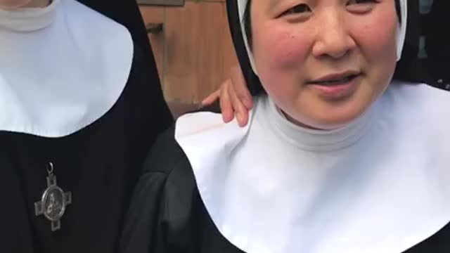 Nun pray for covid 19 vackseen deaths