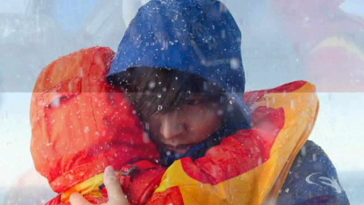 [News] Lee MinHo and Yoona caught embracing in the rain?