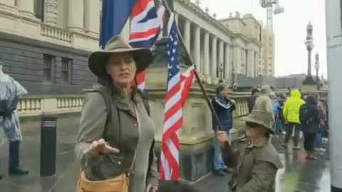 Woman travels 6hrs to Melbourne to protest against Dan Andrews Draconian plandemic measures