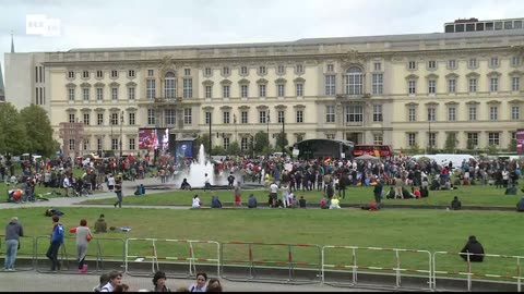 LIVE: Protest in Berlin zum Tag der Deutschen Einheit