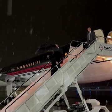 Trump arrives in Clinton, IA!