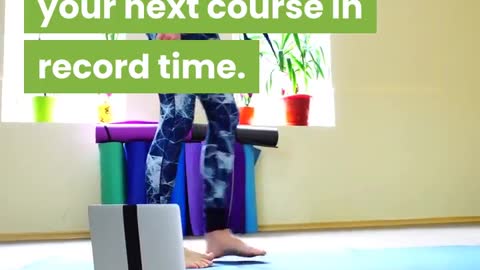 How to create and start selling your online course in 30 days - Live Webinar Invite