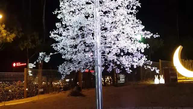 white tree