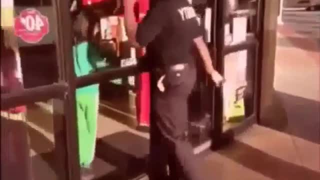 Laugh and the street