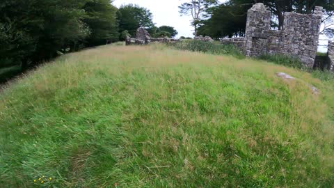 Walking around an abandoned settlement in Dartmoor