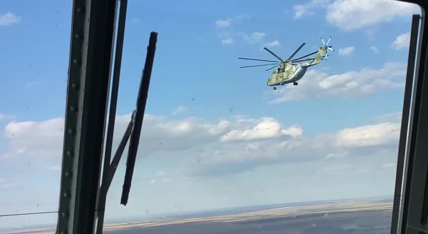 Personnel of the transfer of weapons, military equipment and personnel by transport helicopters