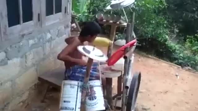 Funy Drummer DIY Child will make laught