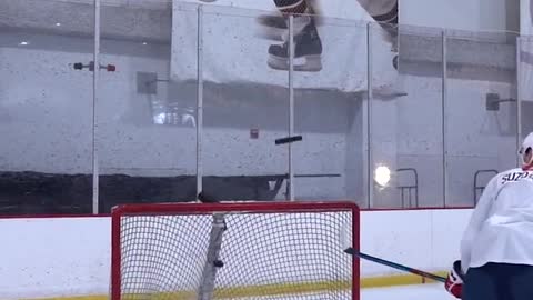 Washington Capitals Alex Suzdalev trick shots