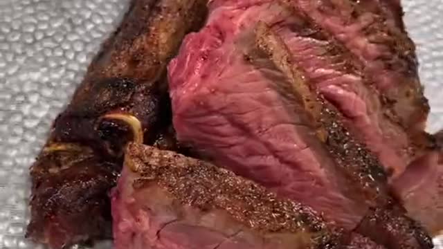 How does Lady Gaga like her Tomahawk Steak From Amor y Tacos