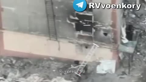 Russian Stormtroopers Break into a High Rise Building in Toretsk
