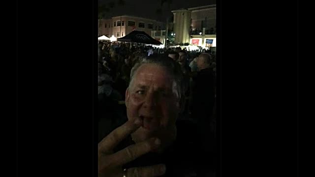 Crowd Walk - Eddie Money Show - Boca Raton FL - May 12-2018