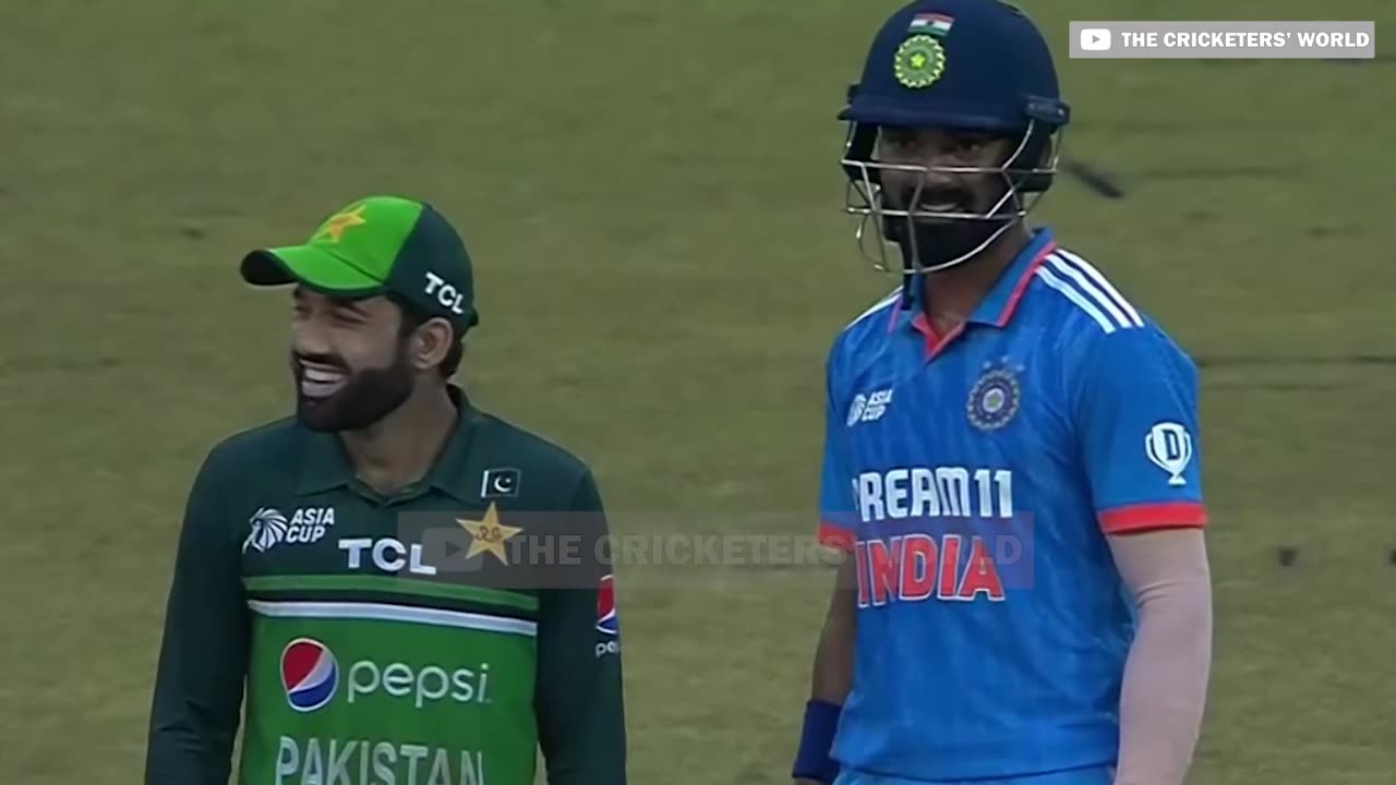 Fakhar zamen gesture for groundsmen in colombo stadium in India vs Pakistan match