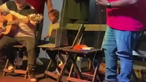 HUngria em bar em VG