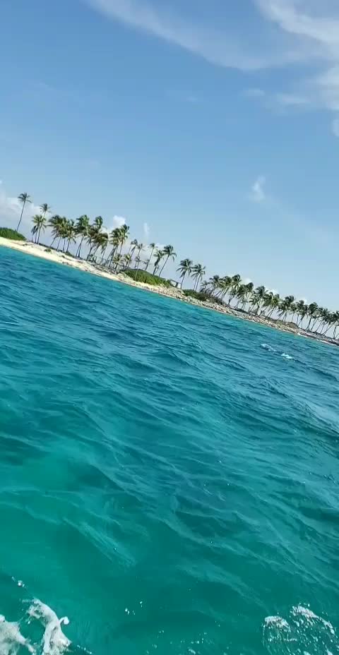 Sounds of ocean breeze in Nassau Bahamas