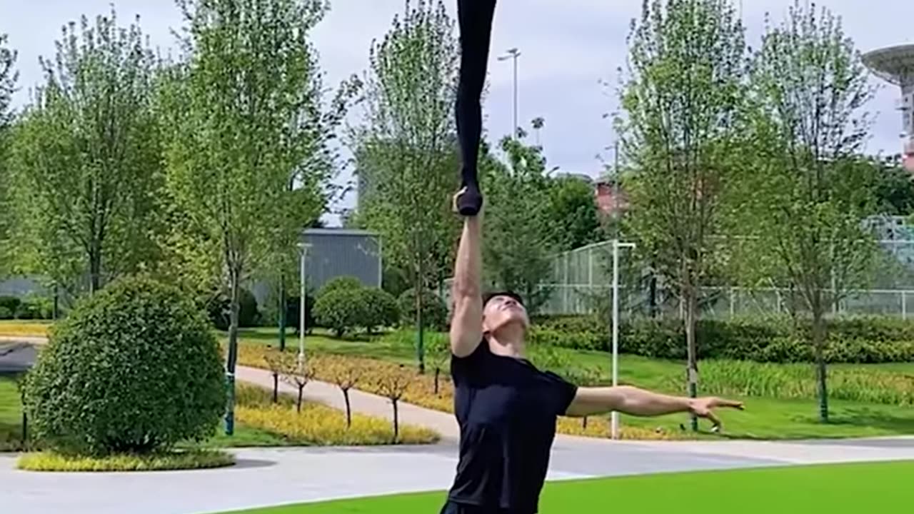 These people have awesome acrobatic skills!