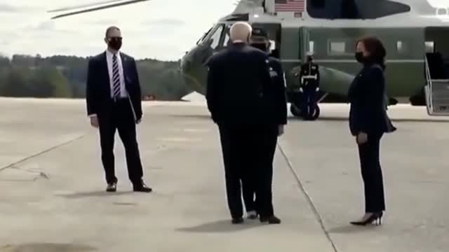 FAKE POTUS BIDEN IS LOST ON THE TARMAC