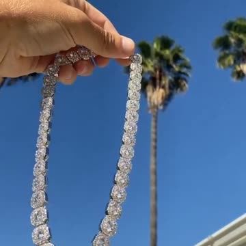 what a luxury this chain