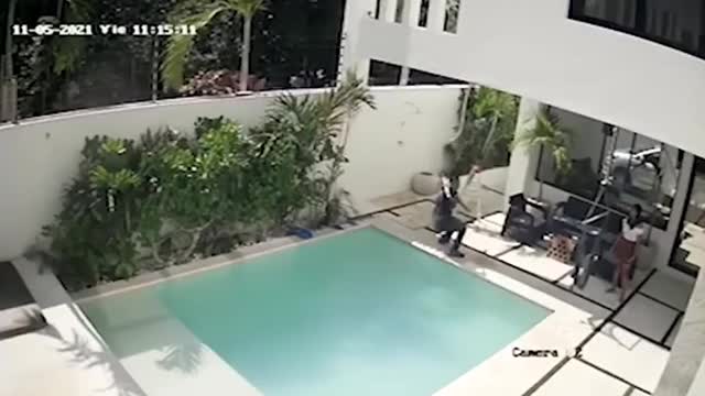 Funny . Laugh at these short clips