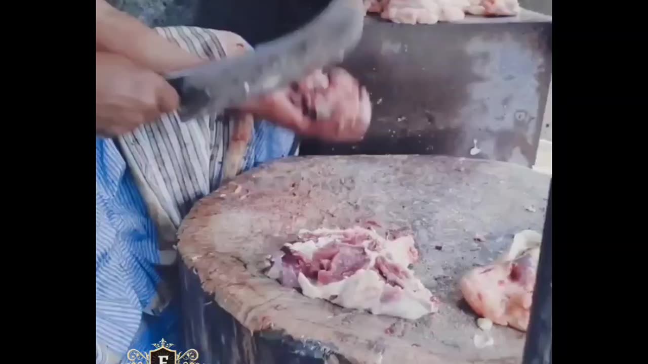 The way how butcher processed beef ।। কসাই যেভাবে গরুর গোস্ত কাটলো