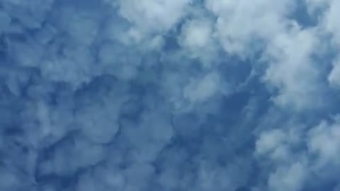 Himmel in Berlin am 17. Mai nach 16 Uhr