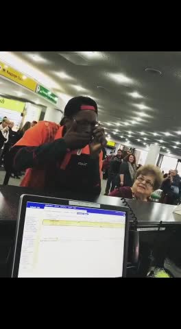 - beatbox at airport -