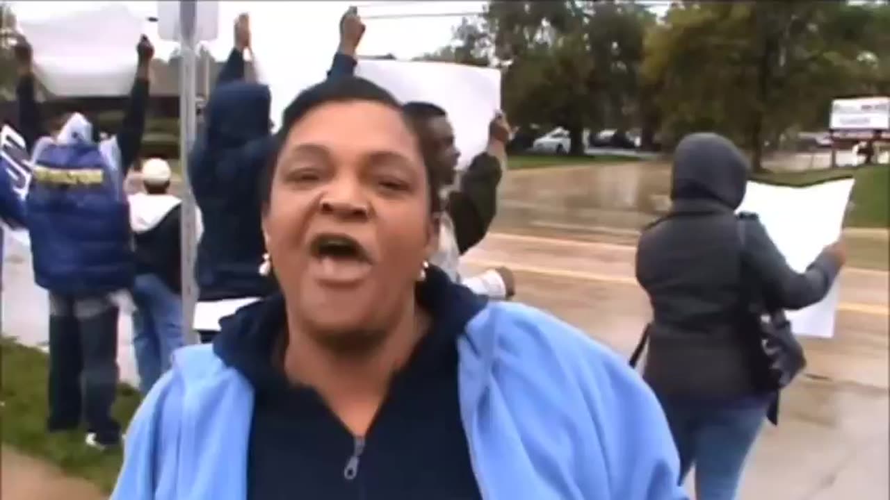 Remember this? Obama, give me a phone. 😳🤮🥷😂🤬🥸🤯📣😡