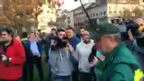 Naguravanje s prosvjednicima na Trgu žrtava fašizma