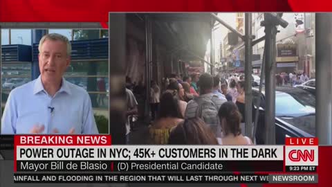 Bill de Blasio in Iowa as NYC Experiences Massive Power Outage