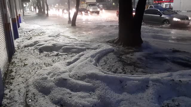 Hail storm in Mexico City looks just like heavy snowfall