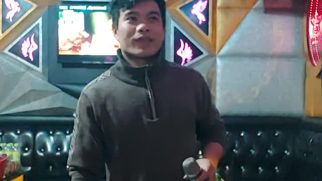 Cốn đì nọong báu mặc ,người tốt em chẳng thương//bảongoc trong phòng hát