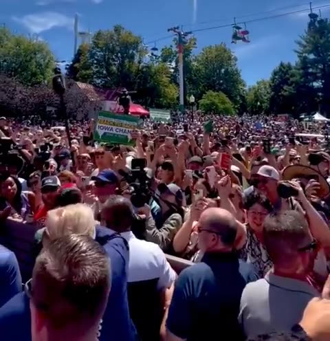 Shawn Farash ❌🐻Trump w/a HUGE crowd of supporters @ the Iowa State Fair today...The primary is over.