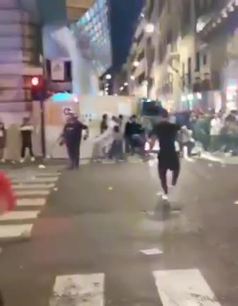 Italy Escalation of Pharma-Fascistic Police Brutality against Freedom Protesters!
