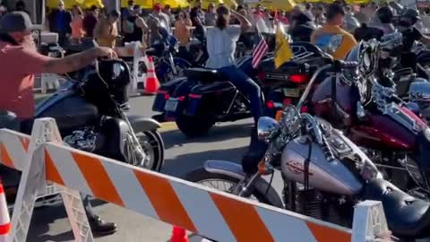 Bike Week rolls on as thousands of maskless people gather in Daytona Beach