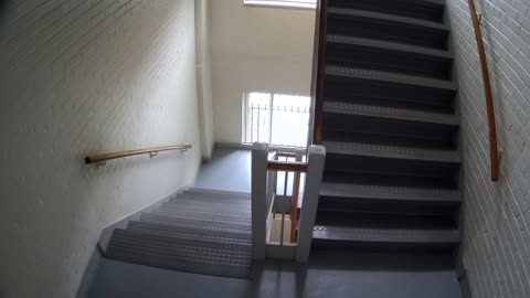 3883FHOB03Stair7_2021-01-06_12h02min05s043ms.mp4