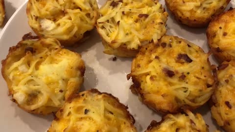 Cheesy hash brown cups