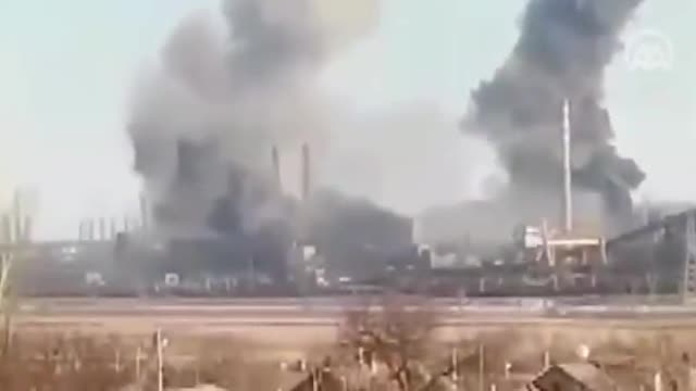 Heavy Bombing of Mariupol Azovstal, a fortified area of the Azov nationalist regiment.