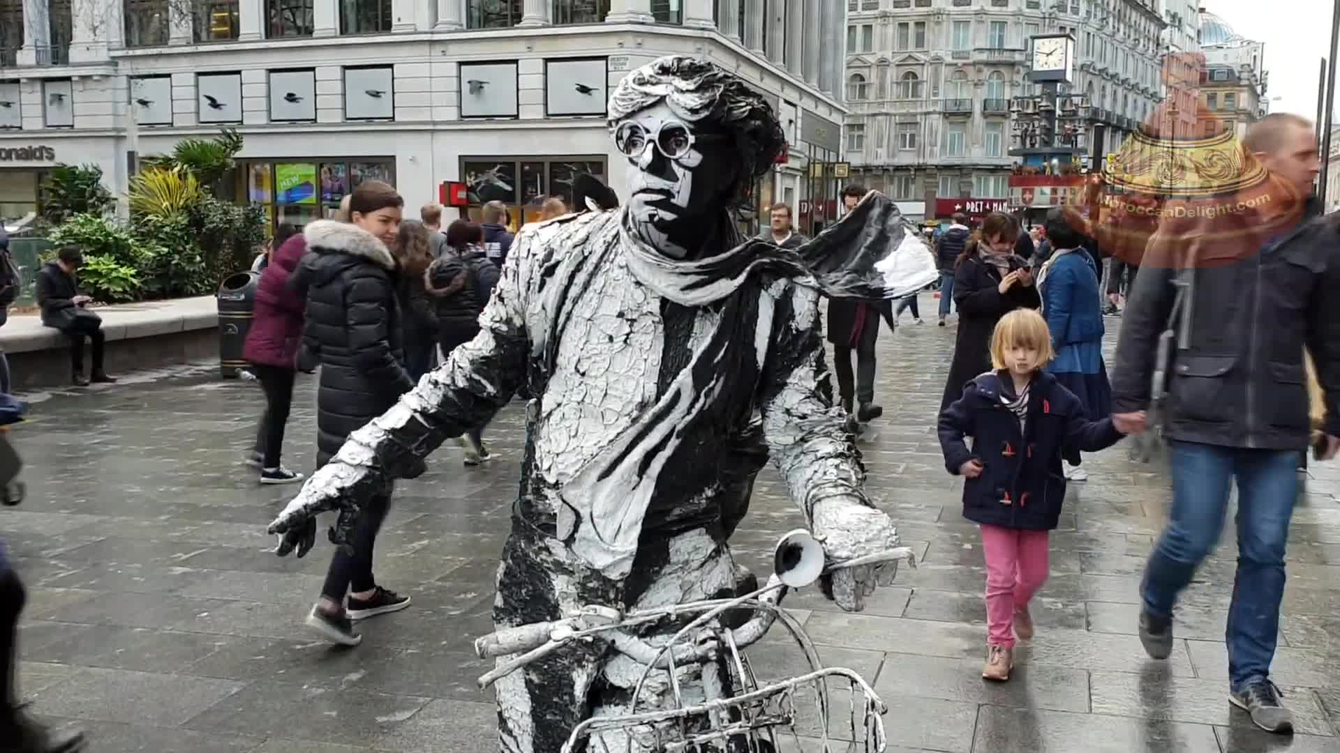 Perfect Human Statue PERFECT Living Human STATUE | Street Performance | London