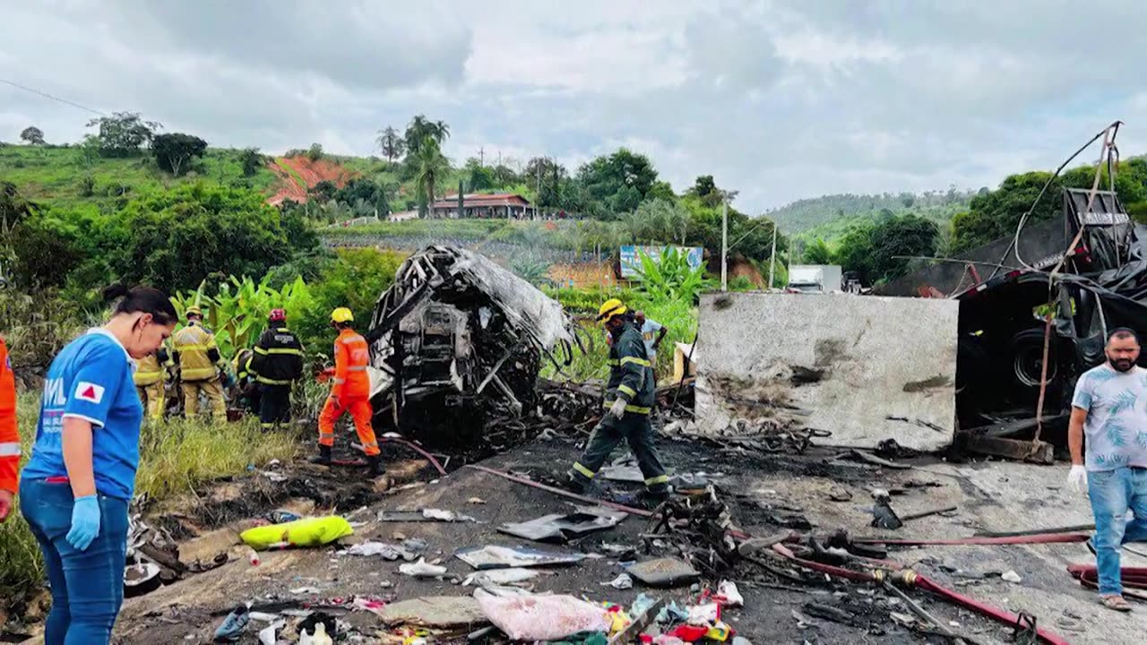 Al menos un muerto y 16 desaparecidos por derrumbe de puente en Brasil | AFP