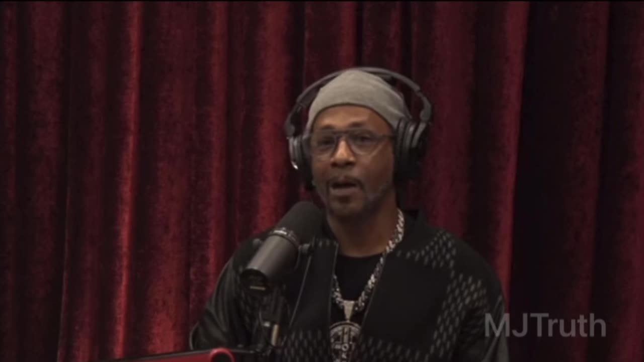 Rogan & Katt Williams - Why did the Moon Ring like a Bell?