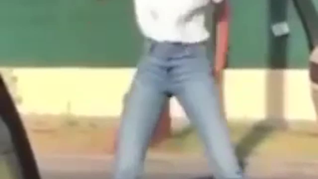 LiveLeak~ The road is not a place for dances and challenges for TikTok!