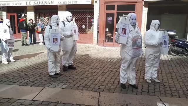 Les Masques Blancs Lyon Hommage aux enfants DCD l'injec c19 L'Ecole des larmes le 19 février 2022