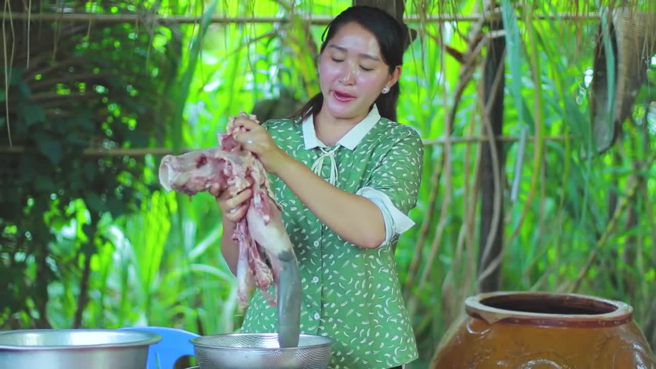 Beef Tongue Sour Soup Cooking - Cooking With Sros