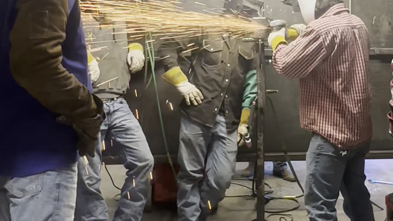 If welders were city workers #fyp #welders #funny #job