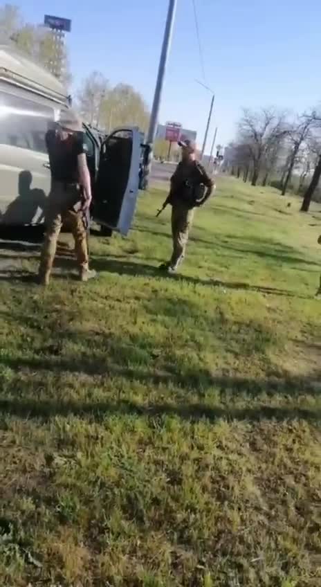 Ukrainian military shoot at civilians