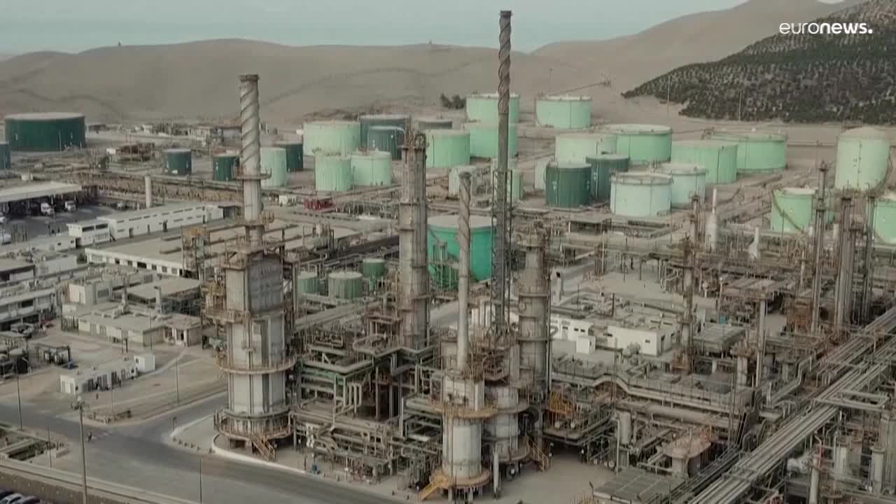 OPEC sticks to policy of reducing oil output