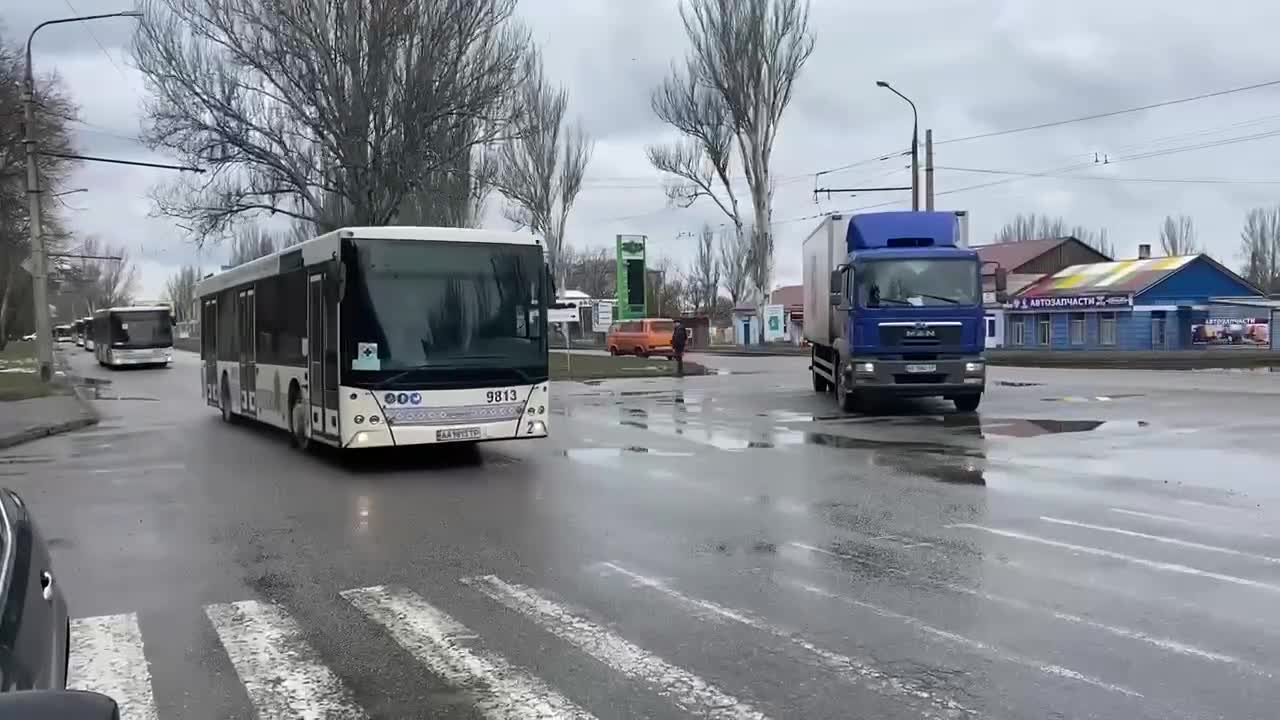 Mariupol - Buses Arrive to Evacuate Civilians
