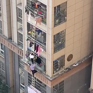 CHINESES FUGINDO DE CONFINAMENTO